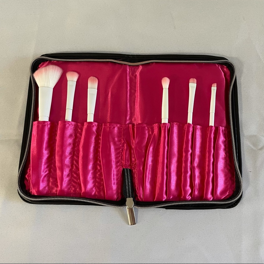 Makeup Brush Pouch Holder